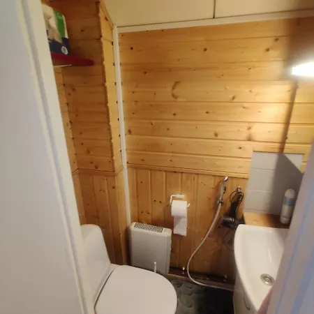 Minikoti, Kalustettu Huone 1-2 Henkilölle Kotimajoitukset