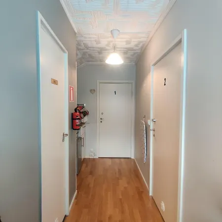 Minikoti, Kalustettu Huone 1-2 Henkiloelle Homestay *