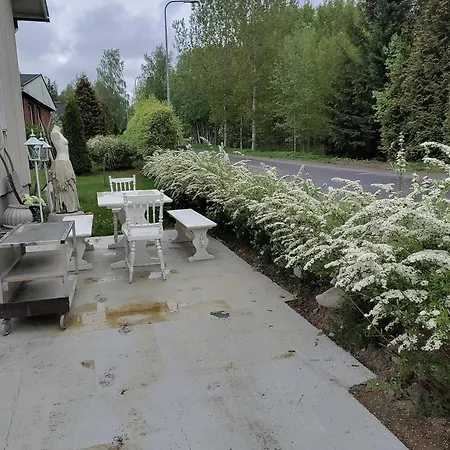 Δωμάτια σε οικογενειακή κατοικία Minikoti, Kalustettu Huone 1-2 Henkiloelle